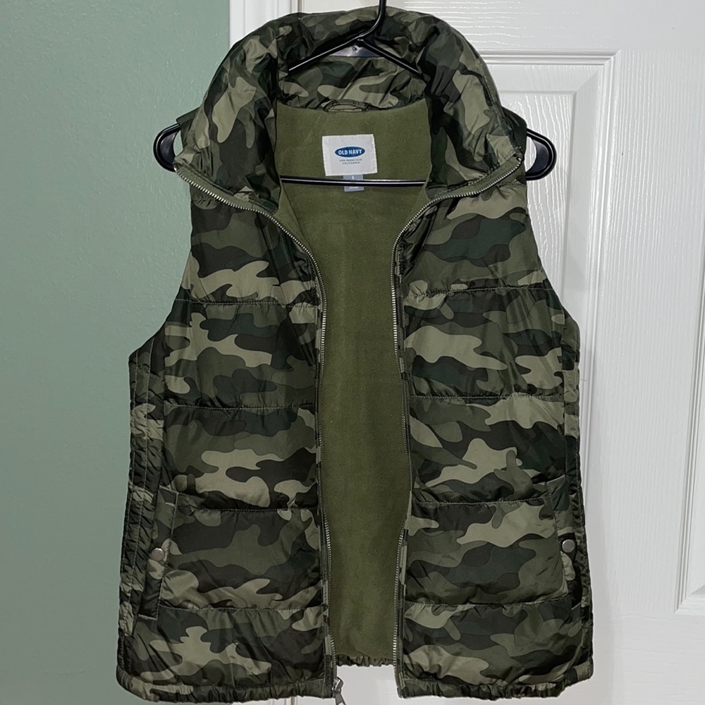 Camo puffy vest—Old Navy size small